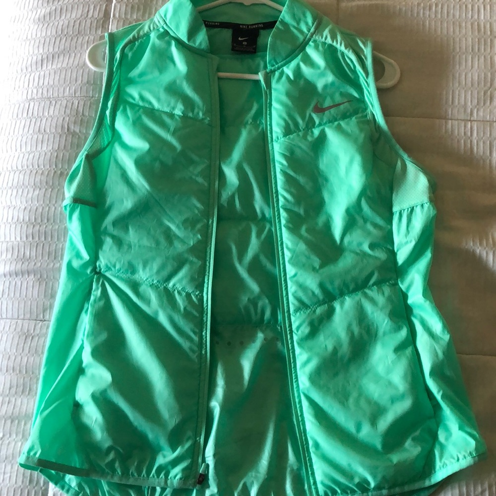Never worn Nike running vest